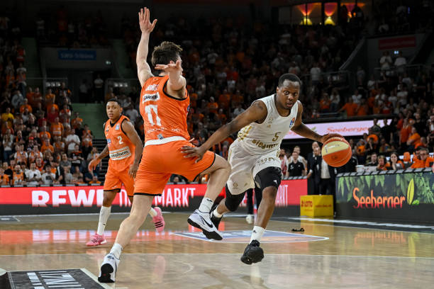 尖的足球资 尖的足球资