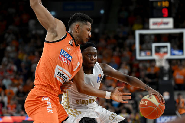 在比赛初期 在比赛初期